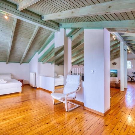 Mavres Luxury Loft Apartment Agios Matthaios  Exterior photo