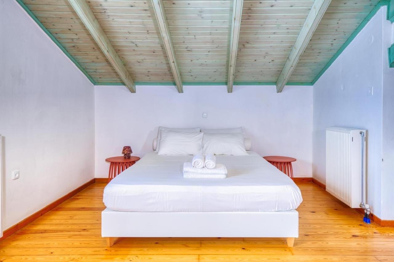 Mavres Luxury Loft Apartment Agios Matthaios  Exterior photo